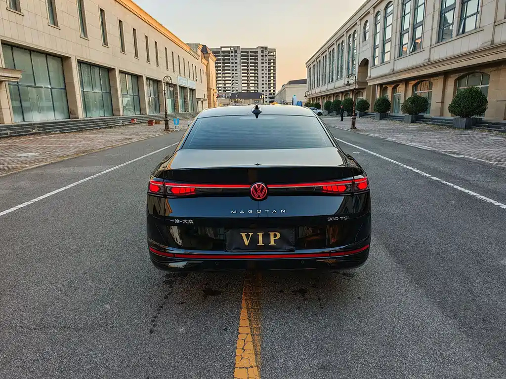 VOLKSWAGEN MAGOTAN 2024