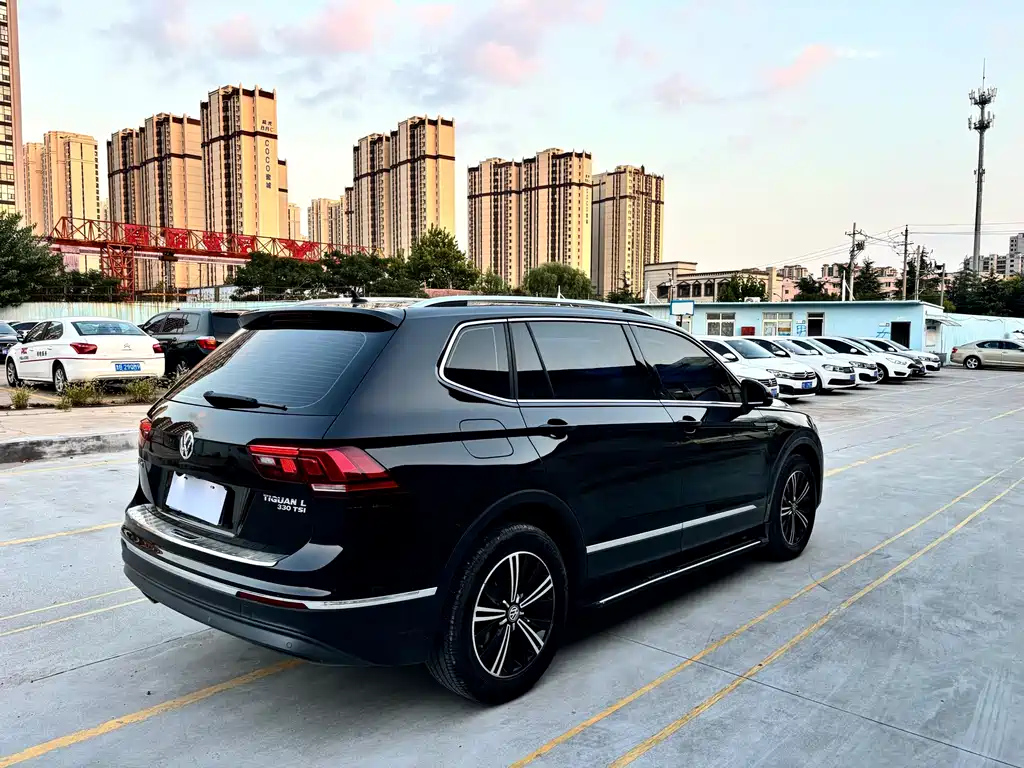 VOLKSWAGEN TIGUAN L 2020