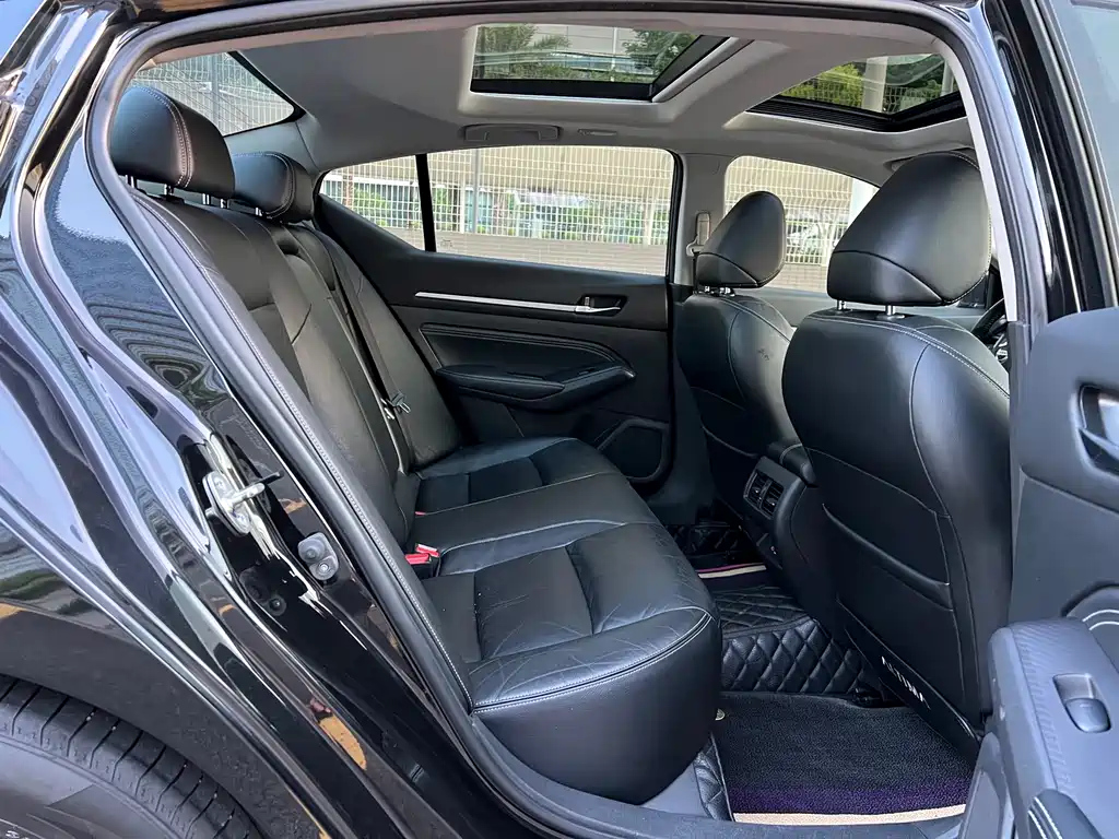 NISSAN TEANA 2019