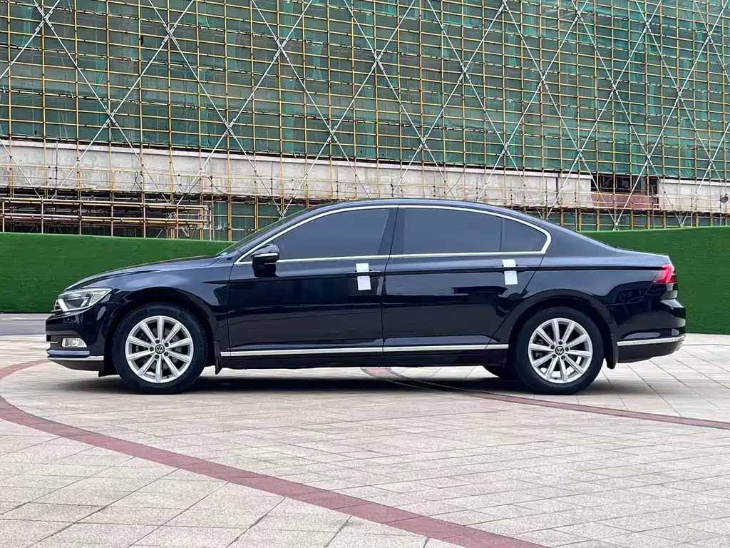 VOLKSWAGEN MAGOTAN 2018