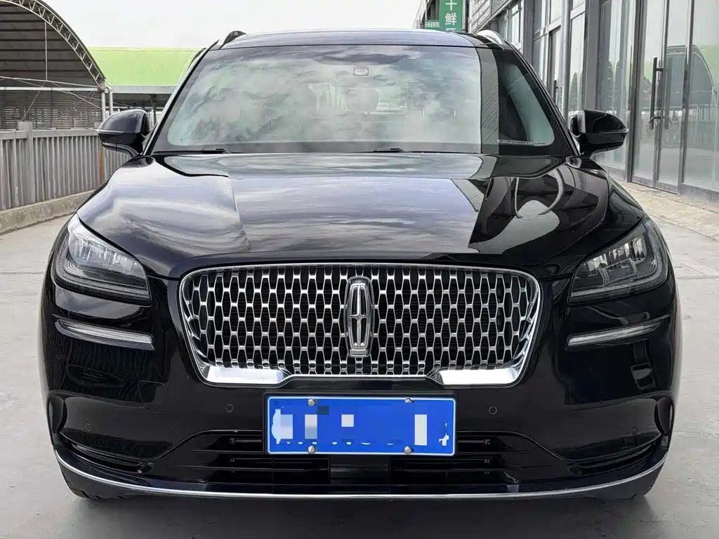 LINCOLN ADVENTURER 2021