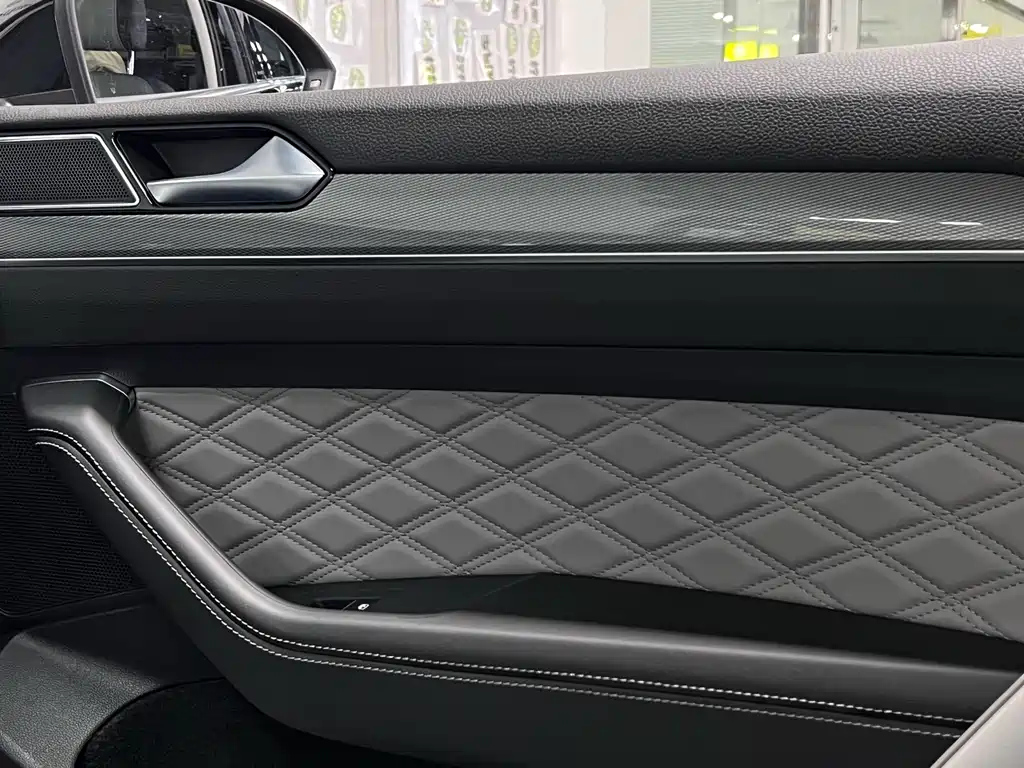 VOLKSWAGEN MAGOTAN 2023