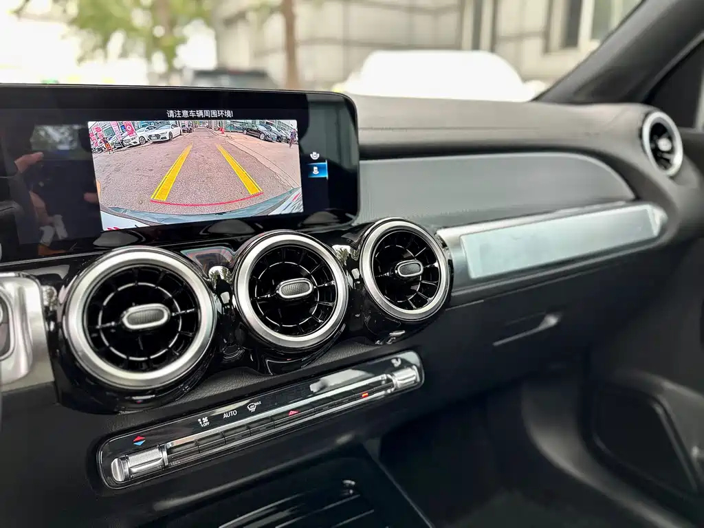 MERCEDES BENZ GLB 2023