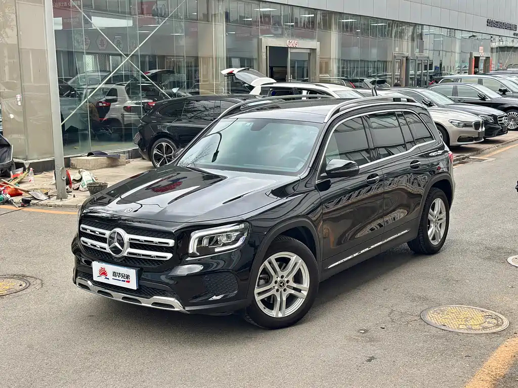 MERCEDES BENZ GLB 2023