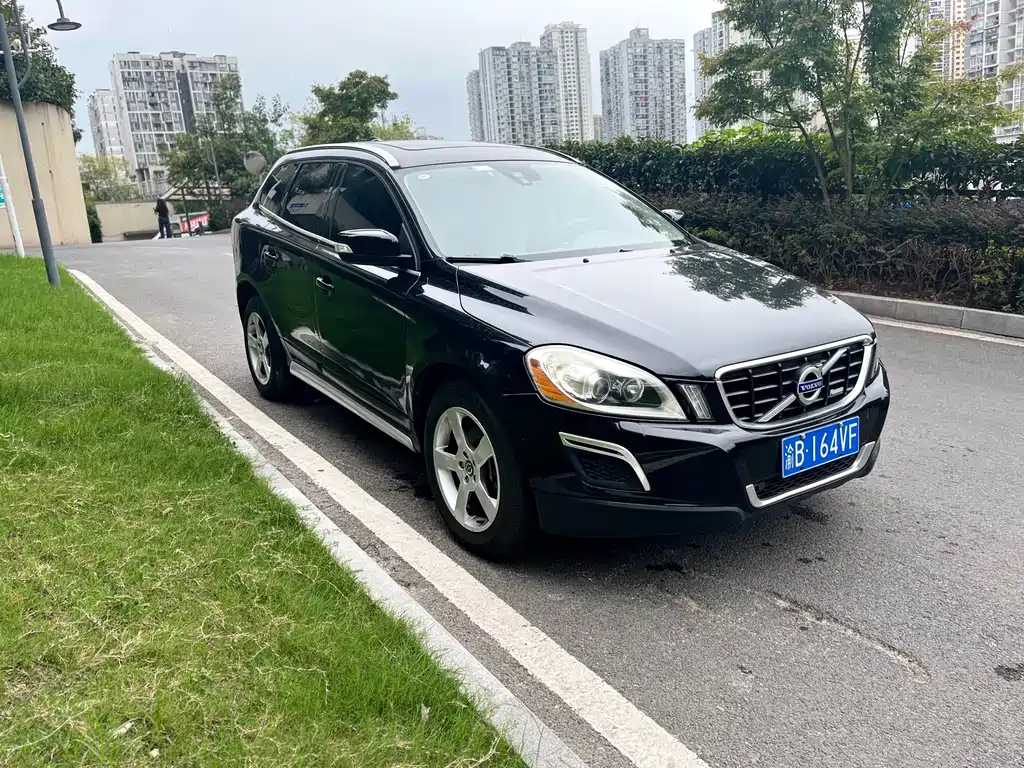 VOLVO XC60 IMPORT 2012
