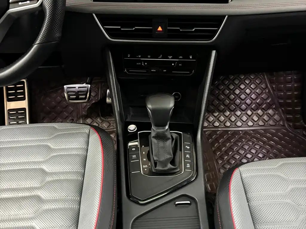 VOLKSWAGEN TIGUAN L 2022