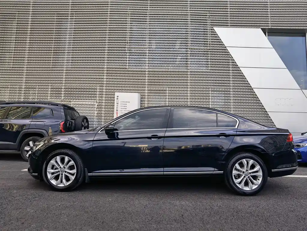VOLKSWAGEN MAGOTAN 2019