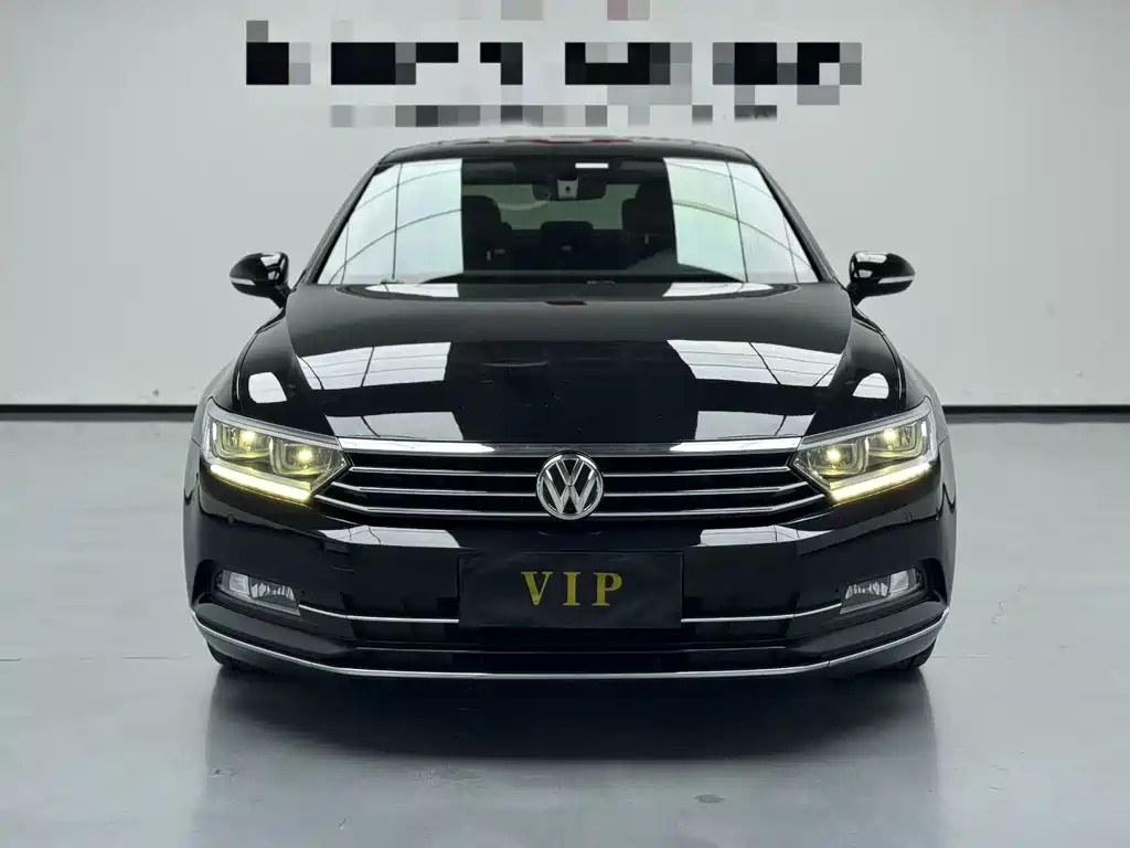 VOLKSWAGEN MAGOTAN 2016