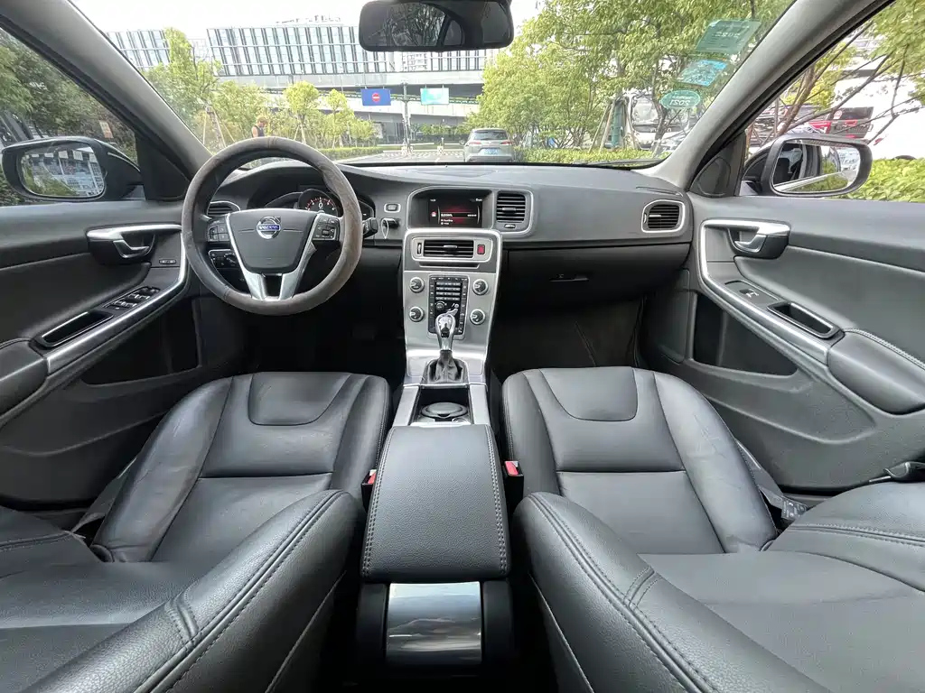 VOLVO S60 2017