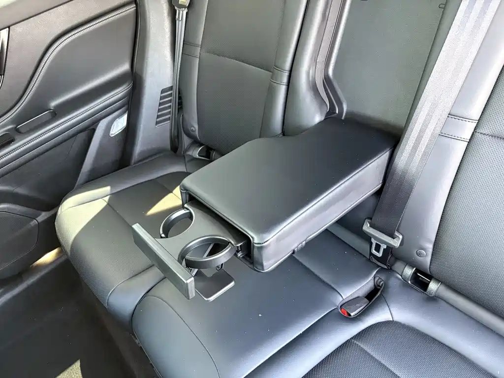 LINCOLN ADVENTURER 2022