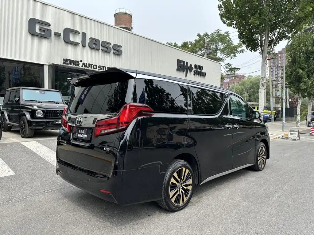 TOYOTA ALPHARD 2018