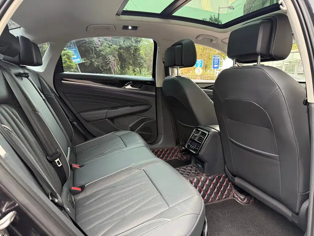 VOLKSWAGEN PASSAT 2021