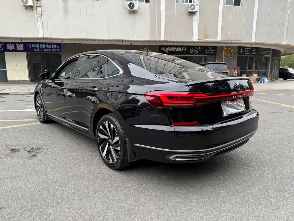 VOLKSWAGEN PASSAT 2021