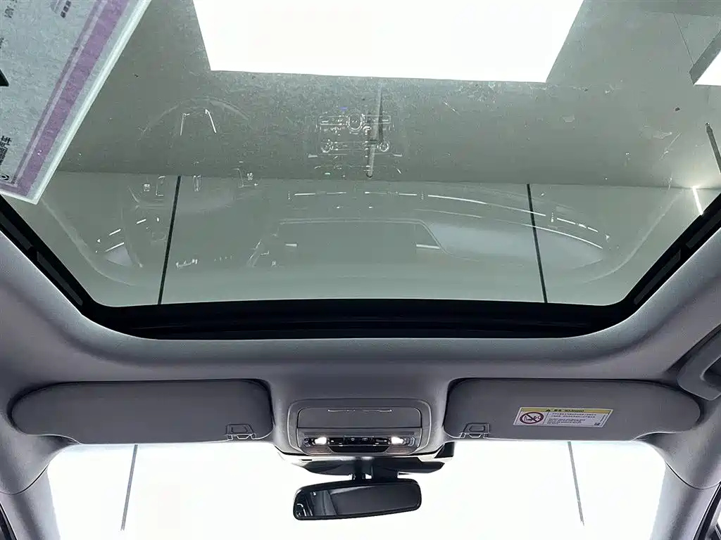 LINCOLN ADVENTURER 2020