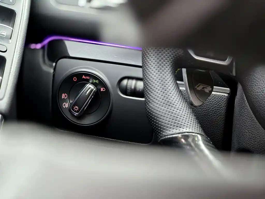 VOLKSWAGEN GOLF GTI 2012