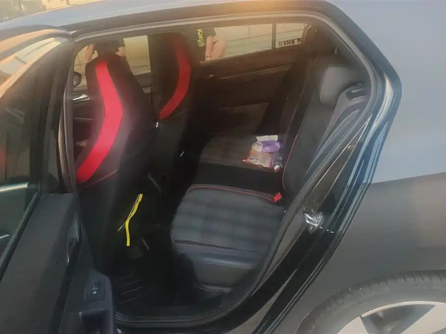 VOLKSWAGEN GOLF GTI 2022