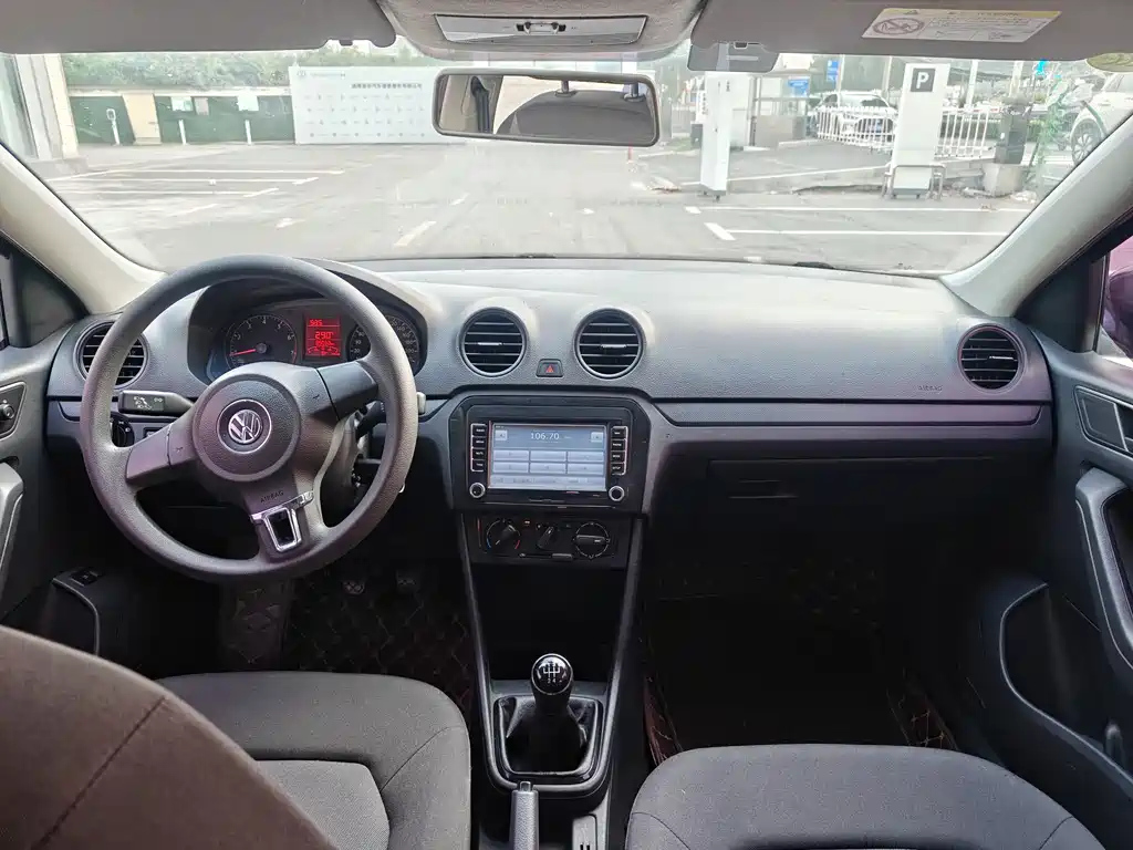 VOLKSWAGEN JETTA 2015