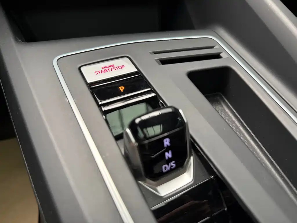 VOLKSWAGEN GOLF GTI 2021