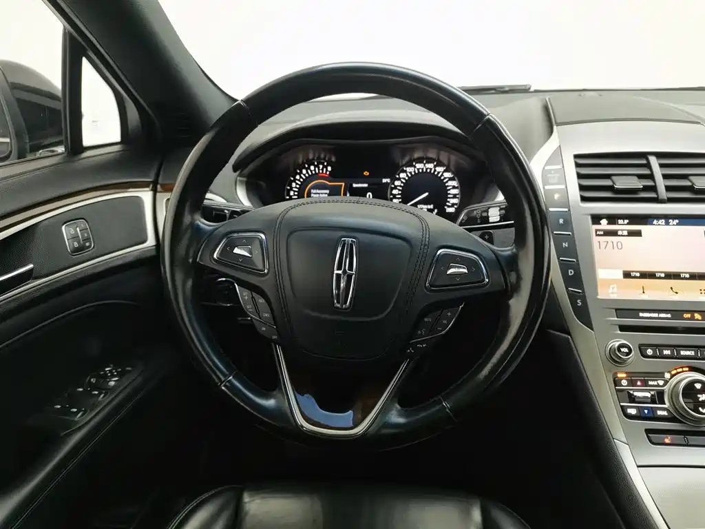 LINCOLN MKZ 2018