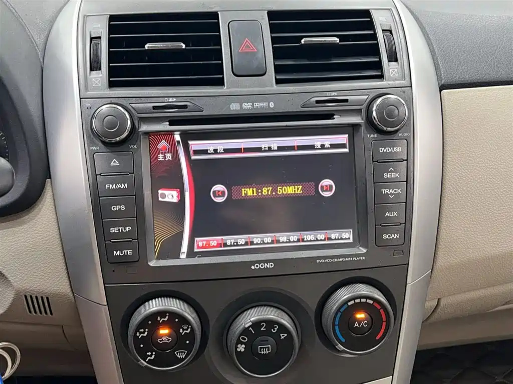 TOYOTA COROLLA 2012