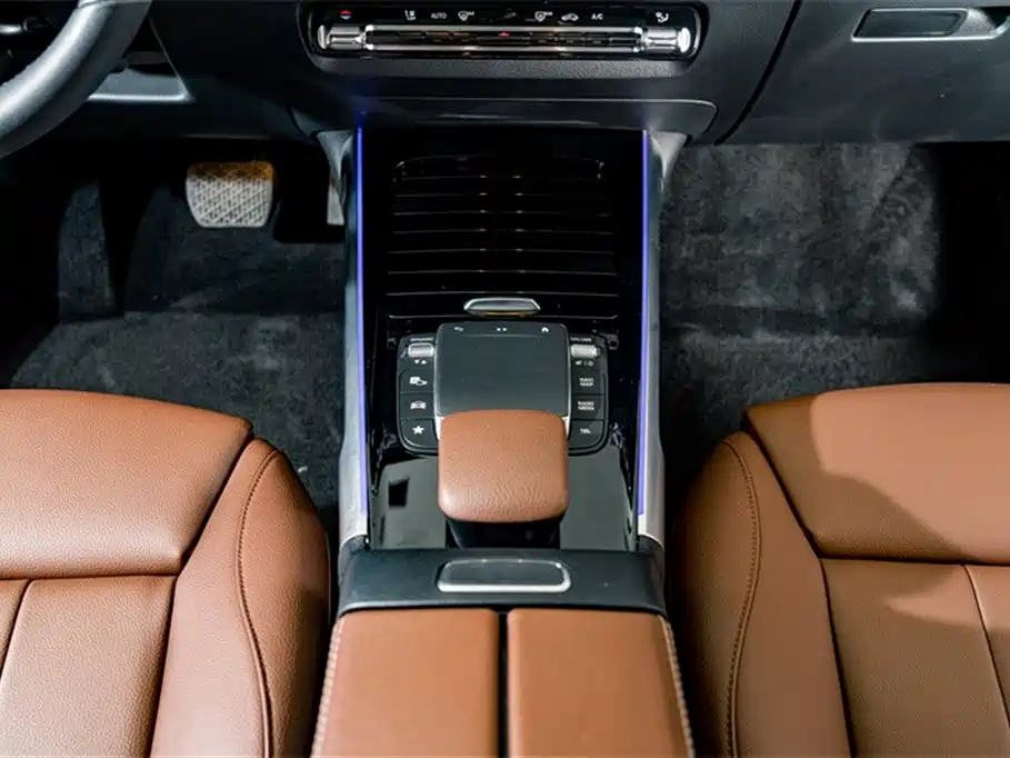 MERCEDES BENZ GLB 2023