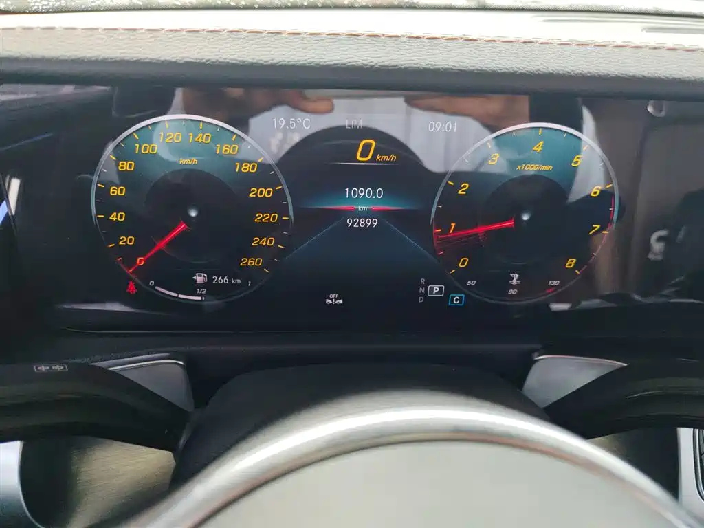 MERCEDES BENZ GLB 2021