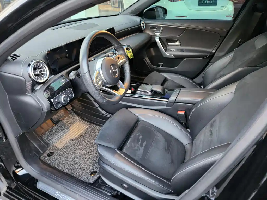 MERCEDES BENZ A-CLASS 2021