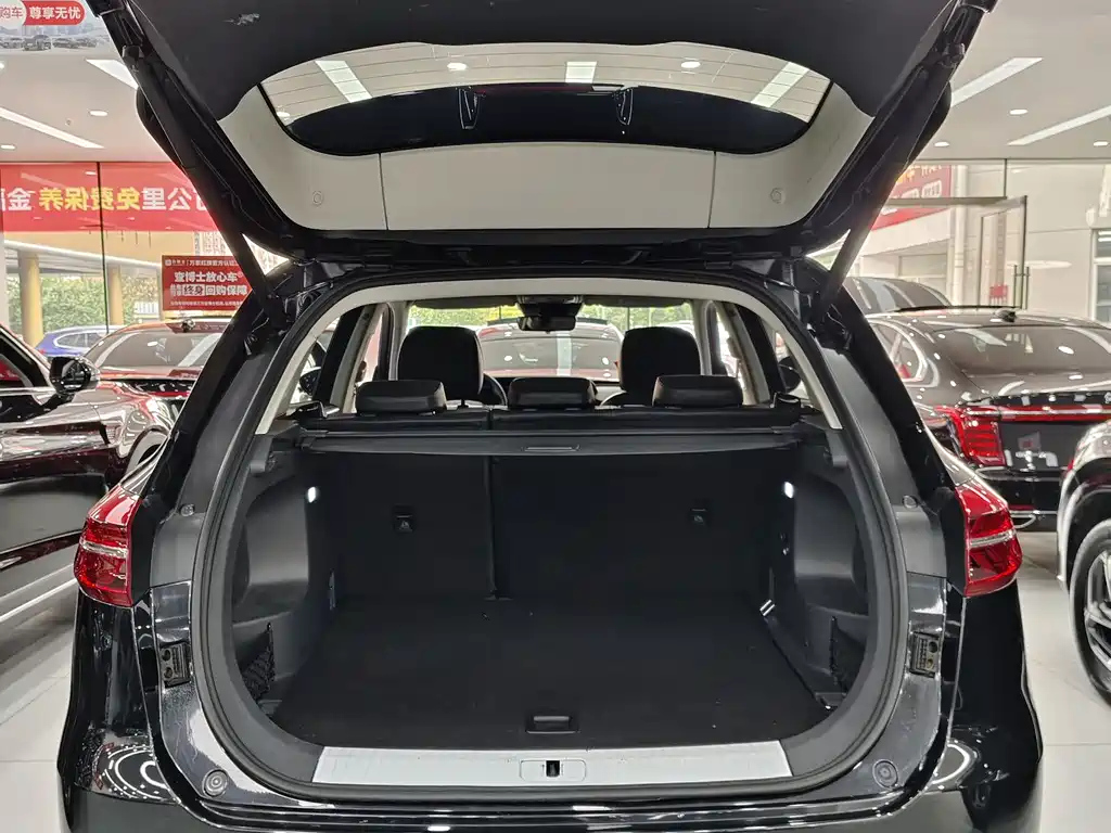 HONGQI HS5 2022
