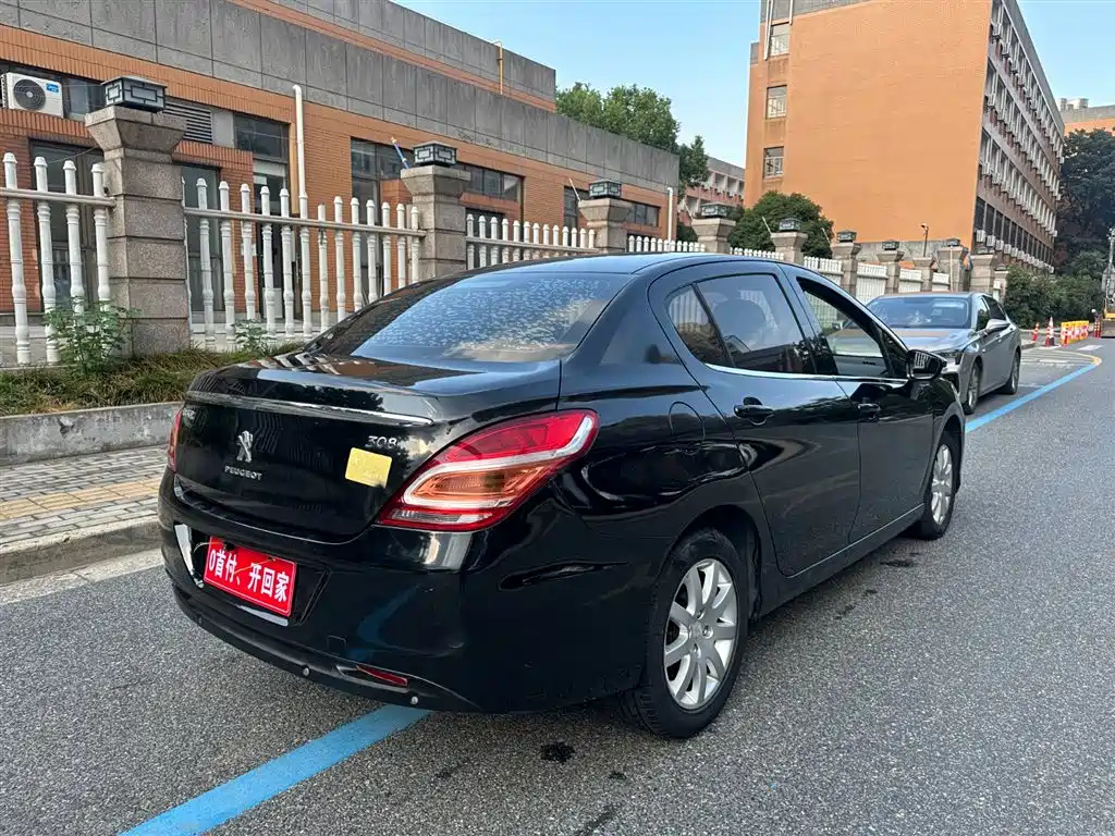 PEUGEOT 308 2013