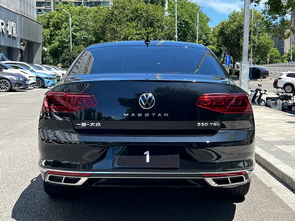 VOLKSWAGEN MAGOTAN 2023