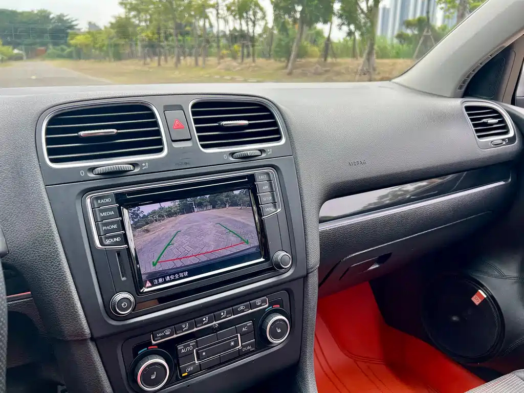 VOLKSWAGEN GOLF GTI 2011