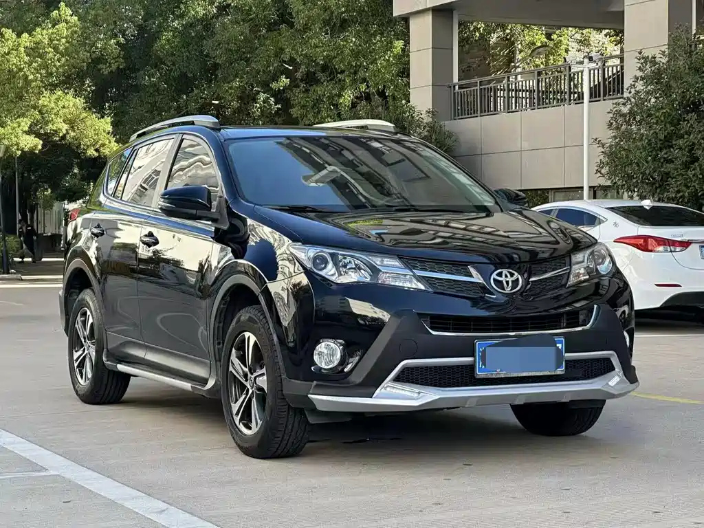 TOYOTA RAV4 RONGFANG 2015