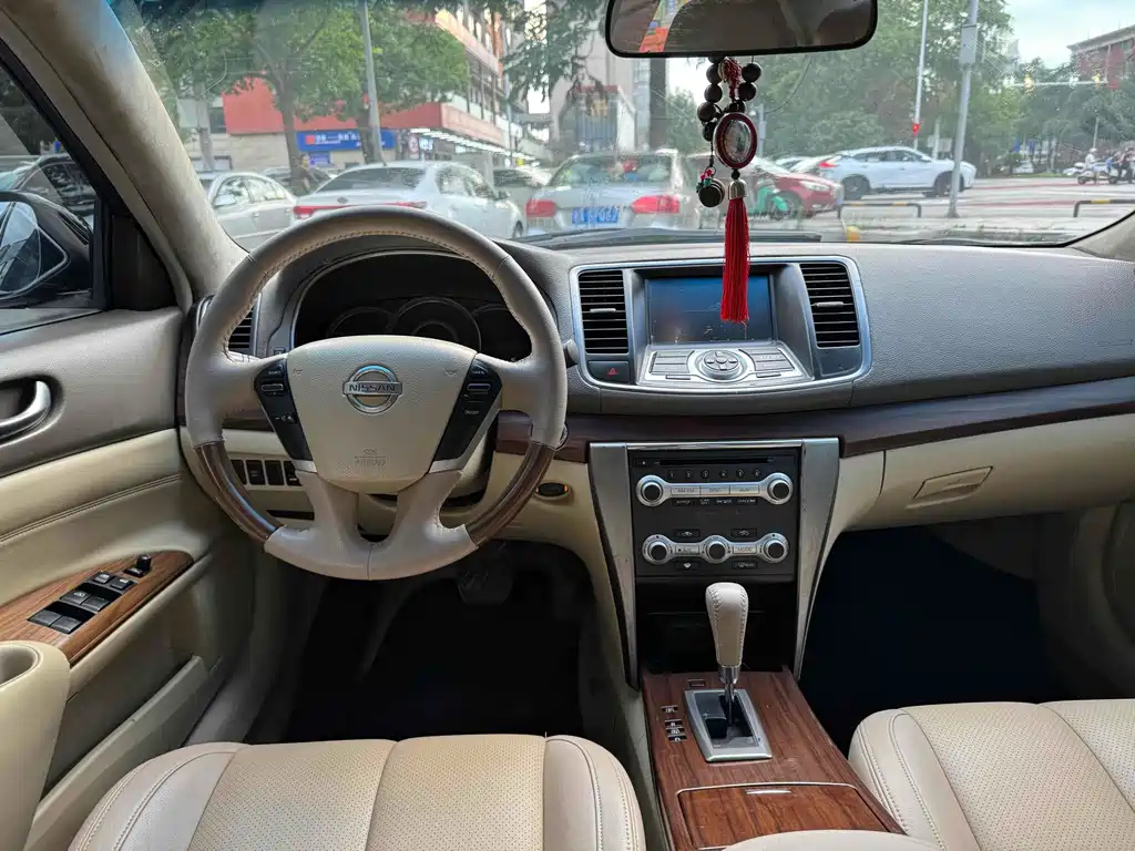NISSAN TEANA 2011