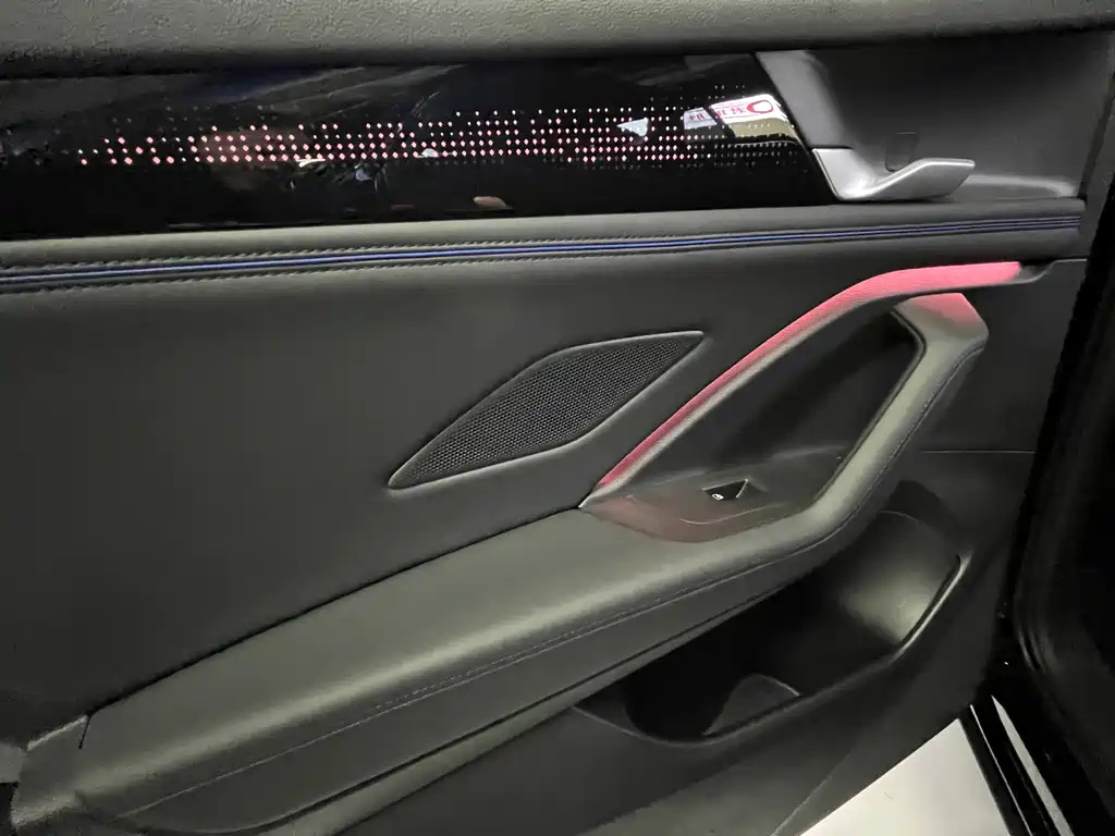 VOLKSWAGEN TIGUAN L 2025