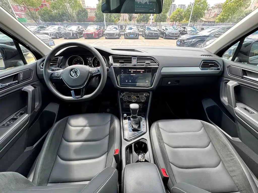 VOLKSWAGEN TIGUAN L 2021