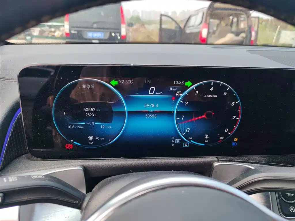 MERCEDES BENZ GLB 2023