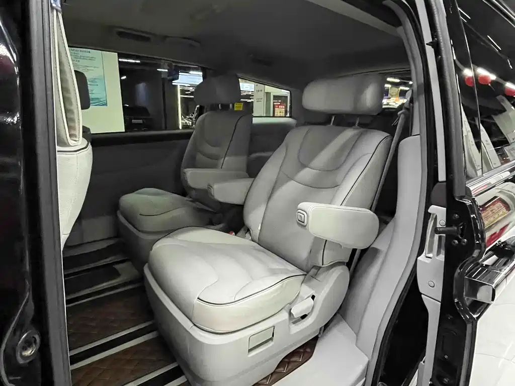 LUXGEN BIG 7 MPV 2016