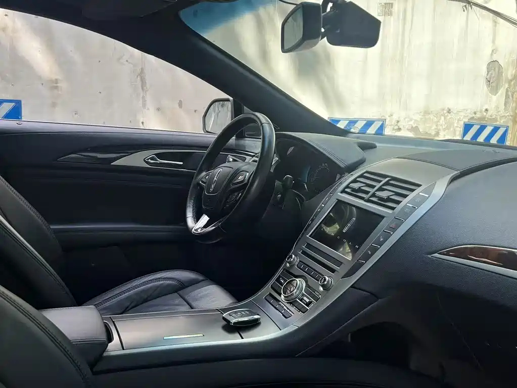LINCOLN MKZ 2017