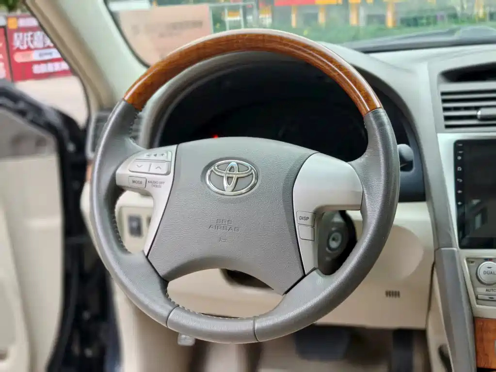 TOYOTA CAMRY 2011