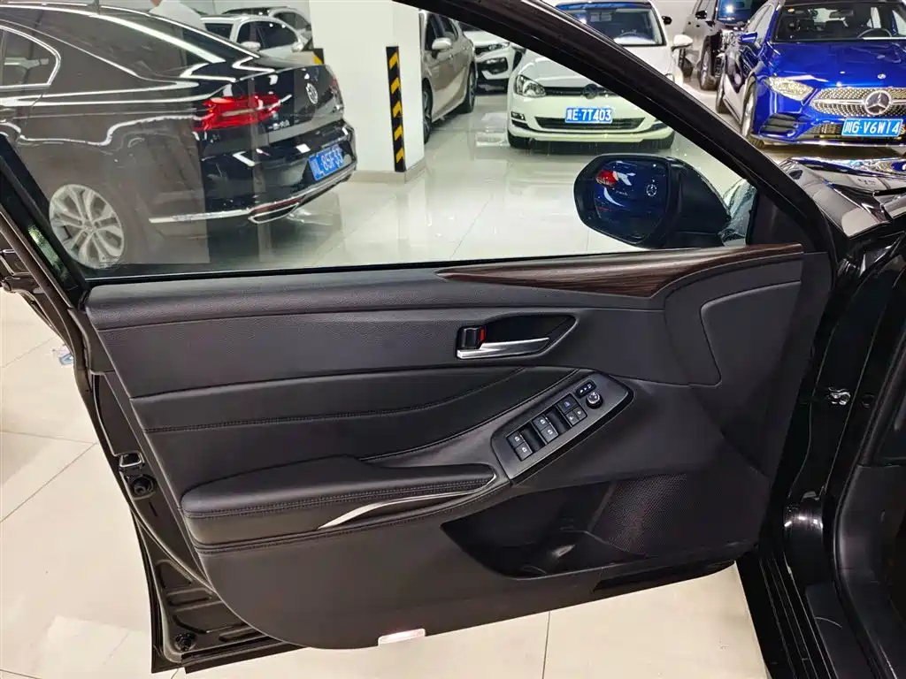 TOYOTA AVALON 2024