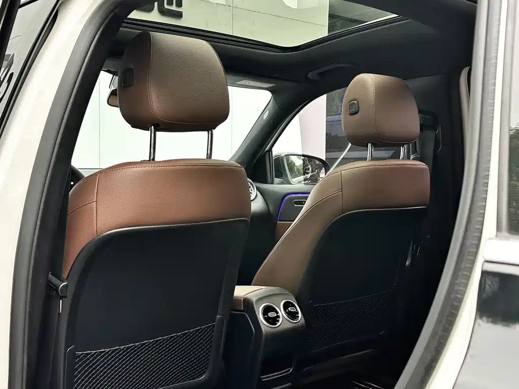 MERCEDES BENZ GLB 2023