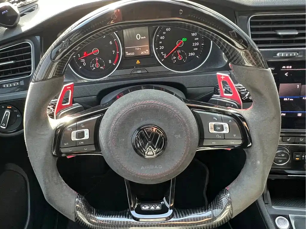 VOLKSWAGEN GOLF GTI 2016