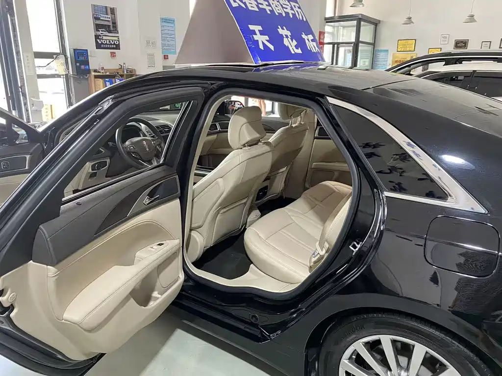LINCOLN MKZ 2019