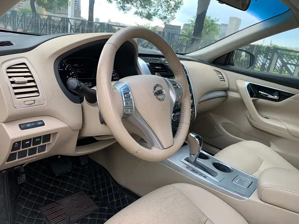 NISSAN TEANA 2016