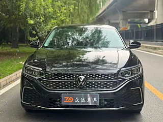 VOLKSWAGEN PASSAT 2024
