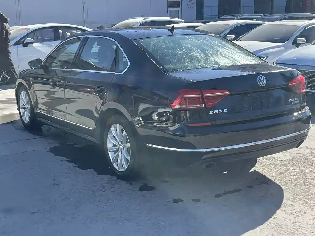 VOLKSWAGEN PASSAT 2016