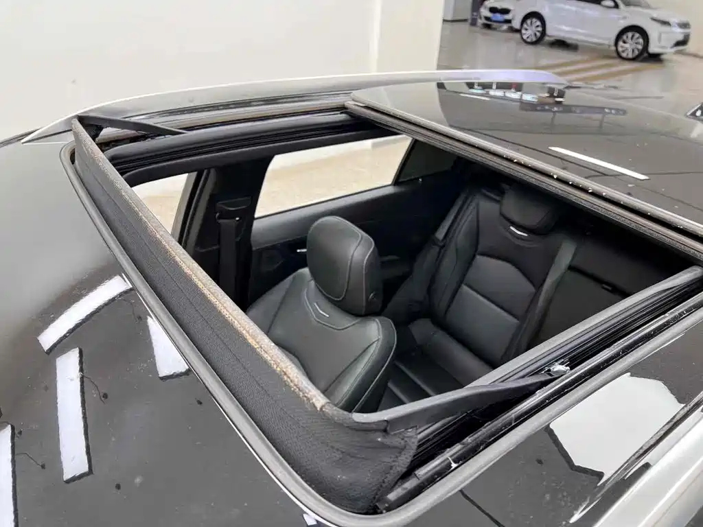 CADILLAC XT4 2021