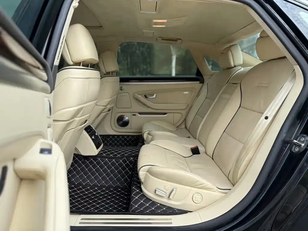 AUDI A8 2011