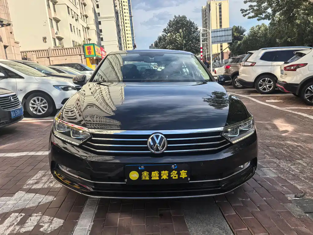 VOLKSWAGEN MAGOTAN 2017