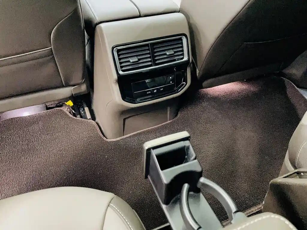 VOLKSWAGEN VILORAN 2024